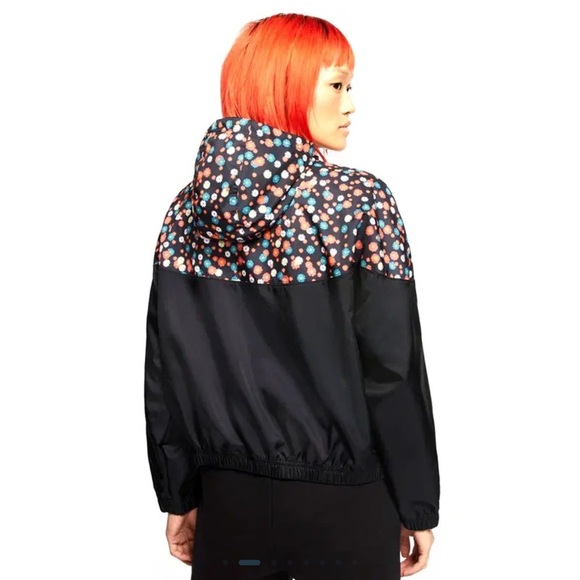Nike Heritage Woven Floral lightweight Jacket. Size small. Like new condition - Picture 3 of 8